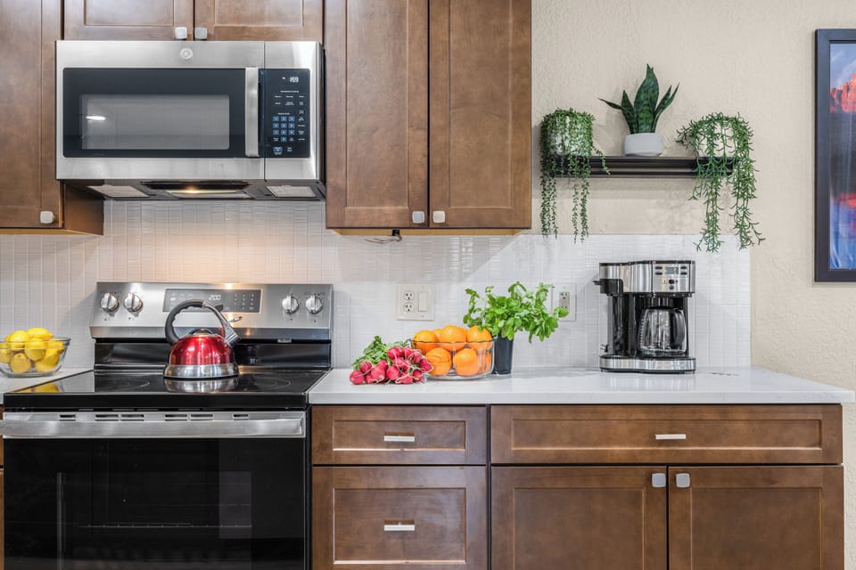 Fully equipped kitchen.