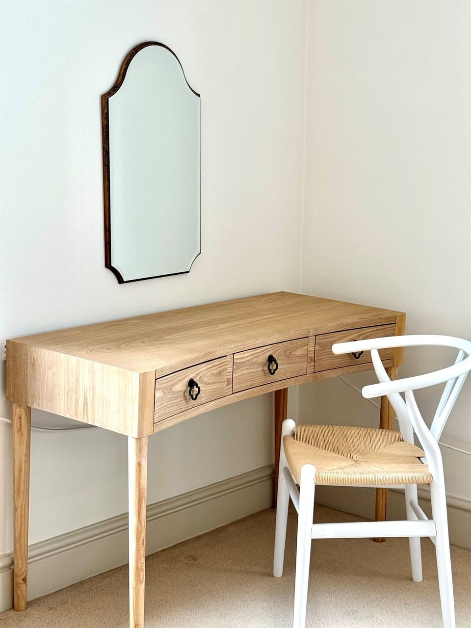 Dressing table / Work Station