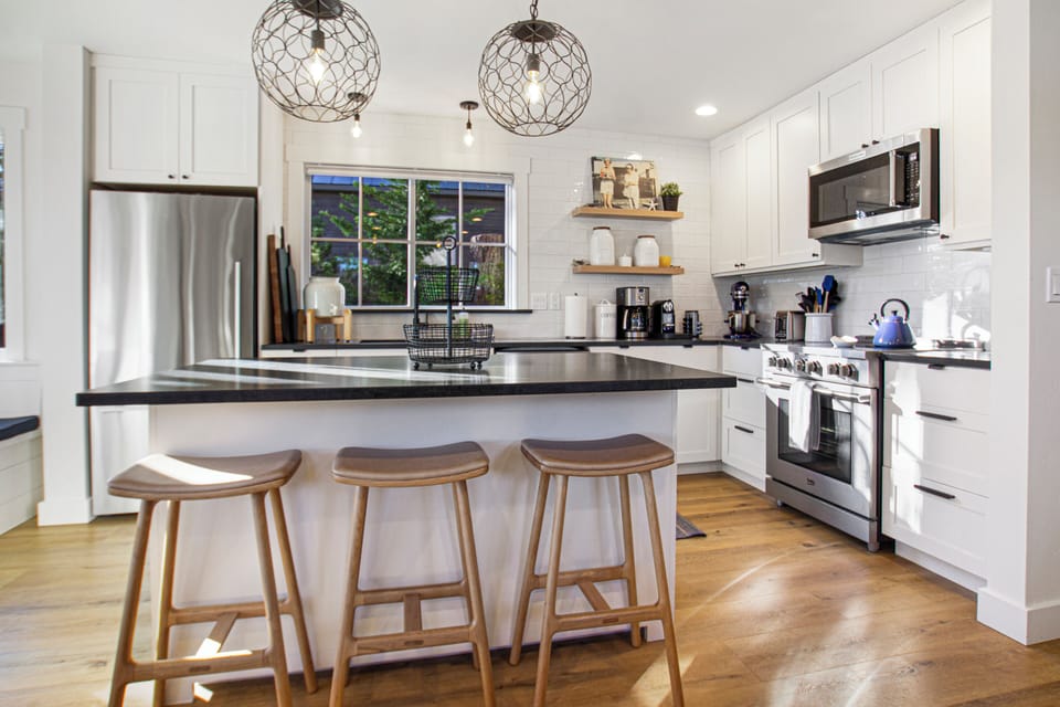 Full kitchen