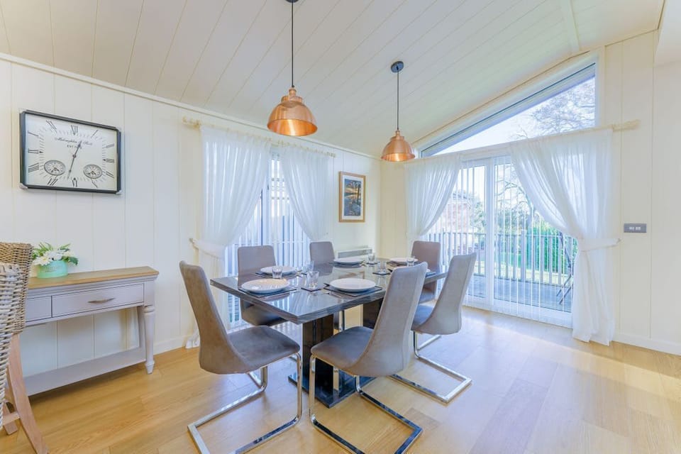 Retreat Lodge 4