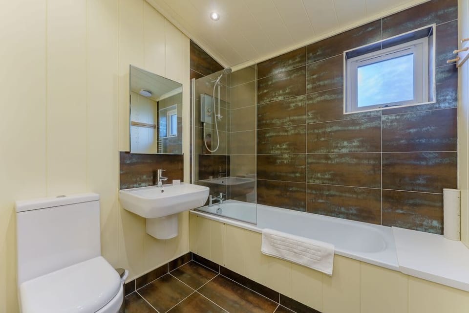 Retreat Lodge 4