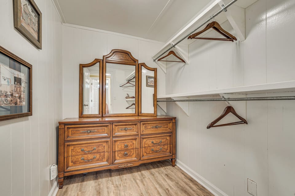 Walk-In Closet | Access via Bedroom 1