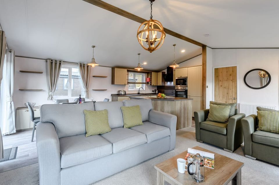 Elsham Lodge (Pet)