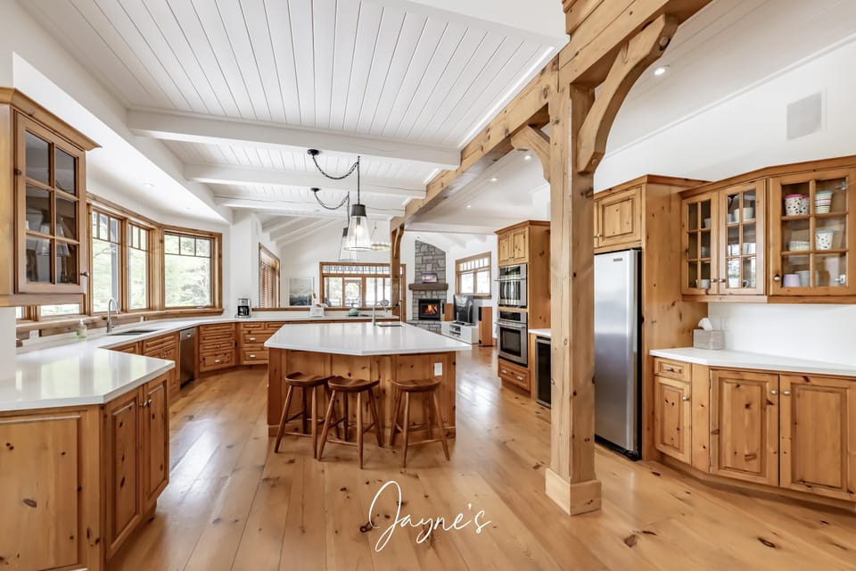 Kitchen &amp; Bar Seating