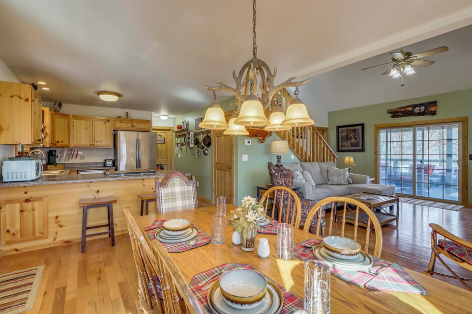 Dining Area | 1st Floor