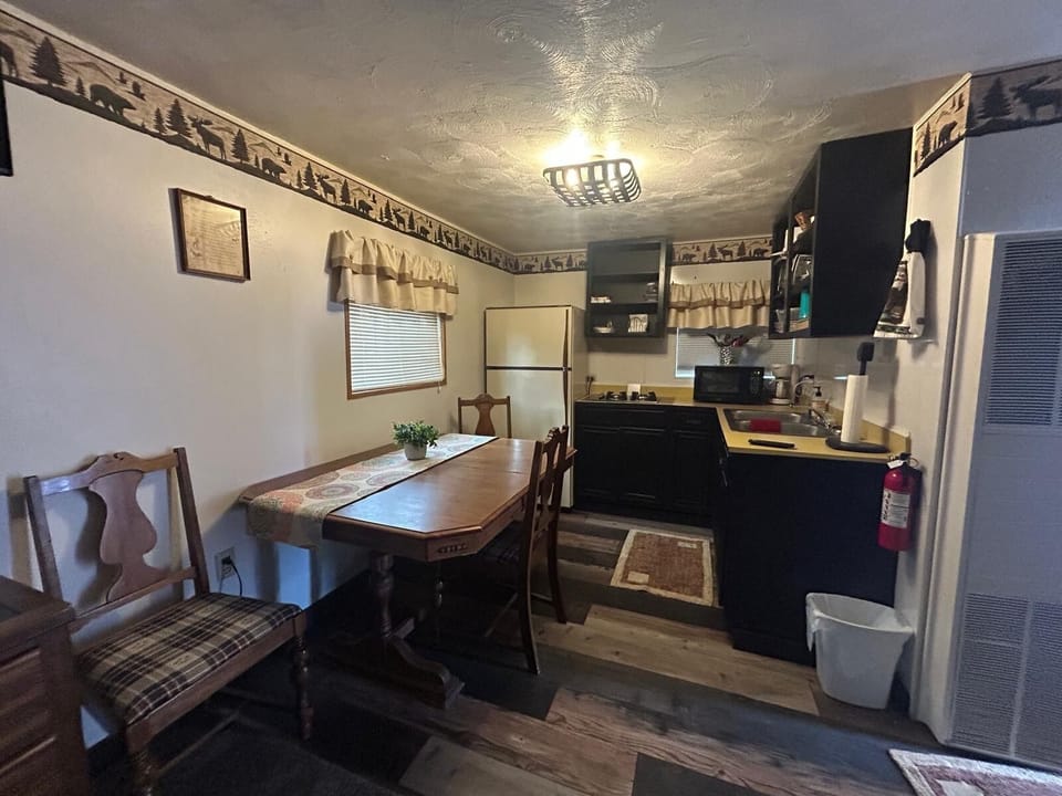 Full kitchen in bunkhouse