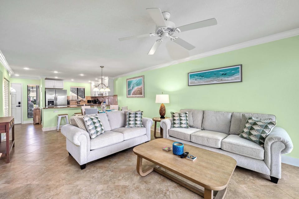 Bright & Breezy Living Room – Your Coastal Comfort Zone