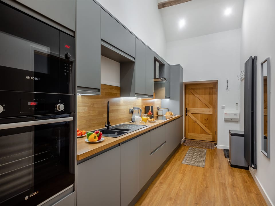 Kitchen | The Aran - Tyn Y Ffordd Cottages, Rhyd Uchaf Nr Bala