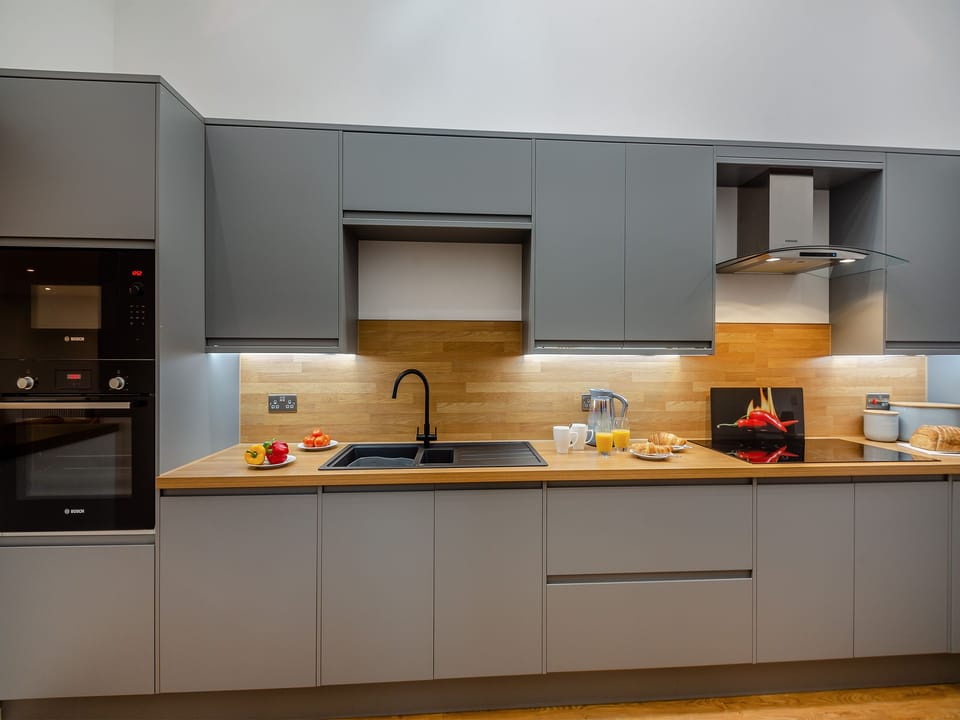 Kitchen | The Aran - Tyn Y Ffordd Cottages, Rhyd Uchaf Nr Bala
