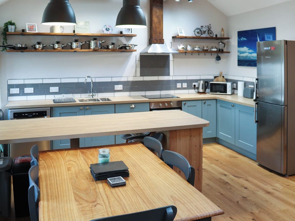 Kitchen/diner | Stable Cottage - Garn Madoc Holidays, Fishguard