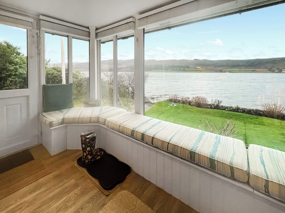 Front Lounge | Failte, Colintraive