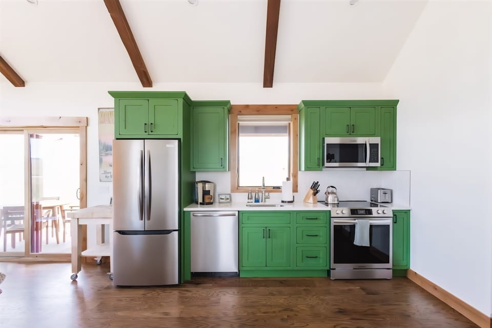 Cook with a view! Fully stocked kitchen - new appliances and phenomenal views.