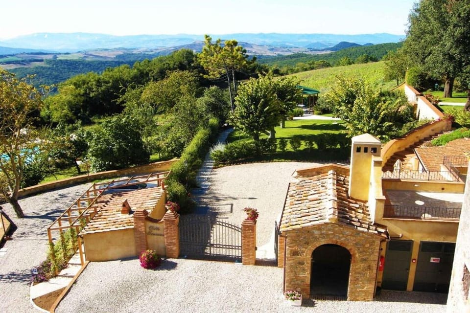 Entrance / Reception