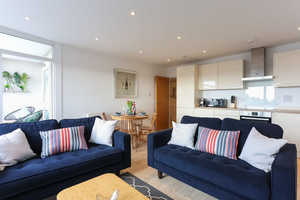 Living Room / Lounge