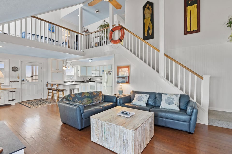 SN0928: Dolphins and Dunes | Mid Level Living Area