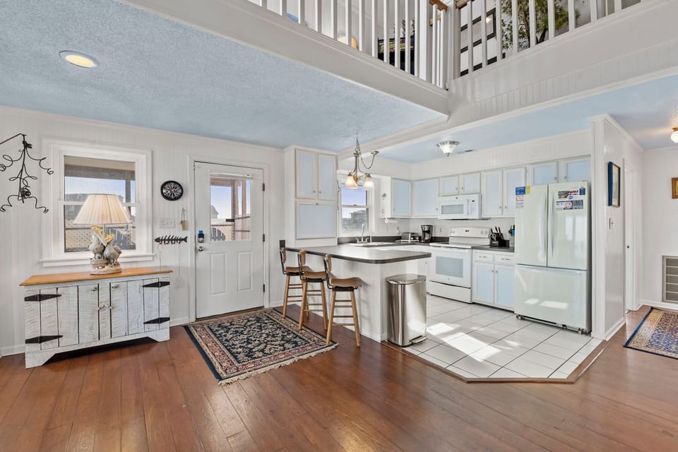 SN0928: Dolphins and Dunes | Mid Level Kitchen