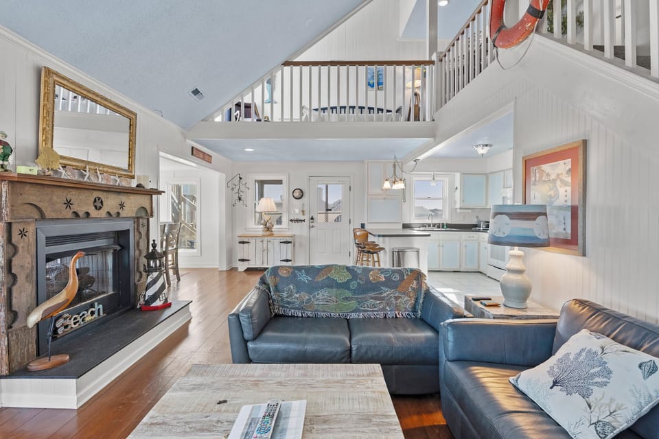 SN0928: Dolphins and Dunes | Mid Level Living Area