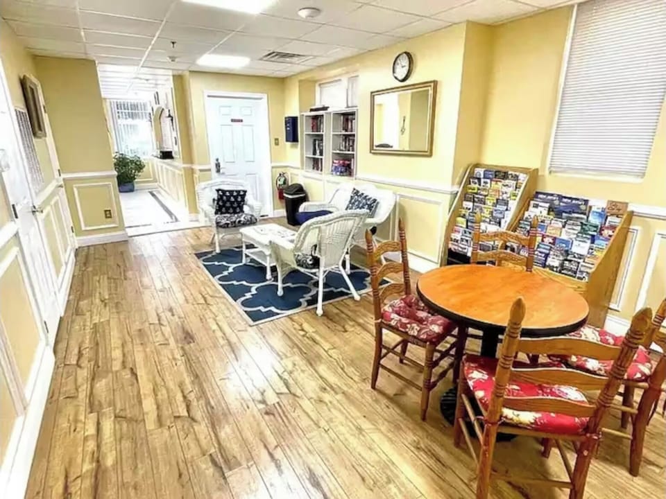 Room to the left of the lobby - there is a door here that leads to the laundry 