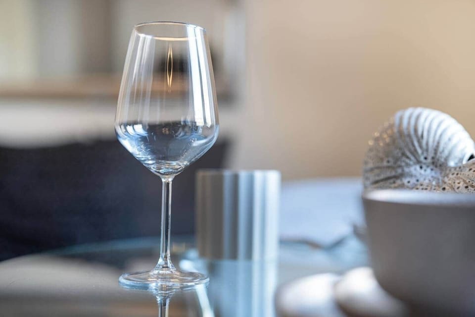 Clean, well-presented tableware provided so you can settle in immediately. Everything you need for comfortable self-catering during short or longer stays.