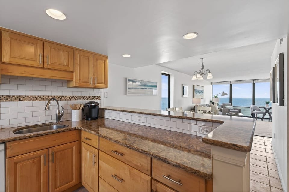 Prepare meals while watching waves roll in—because even cooking feels better at the beach.