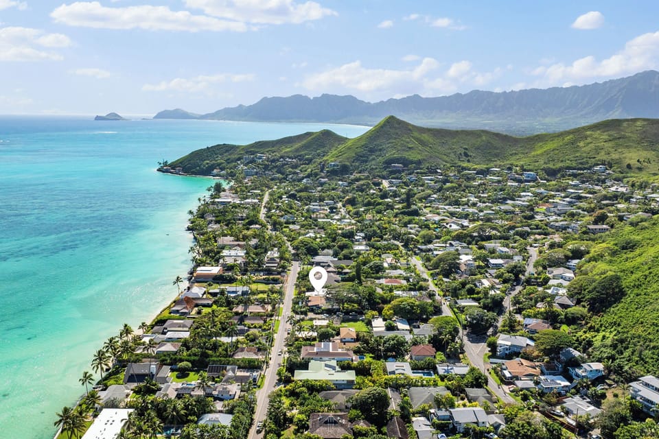 Close proximity to ocean in the heart of beautiful Lanikai