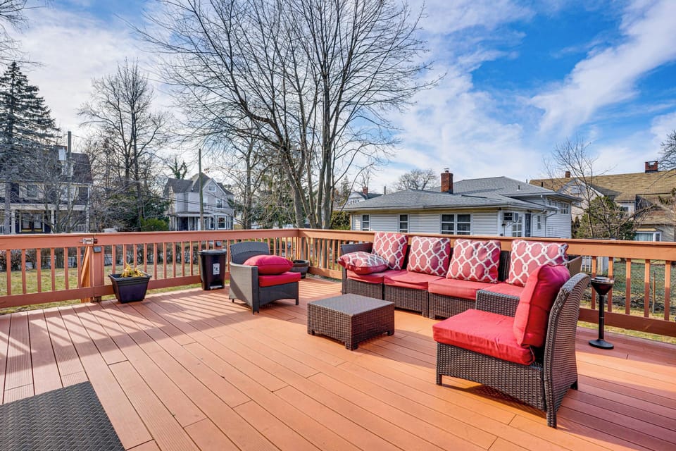 Private Deck | Outdoor Seating