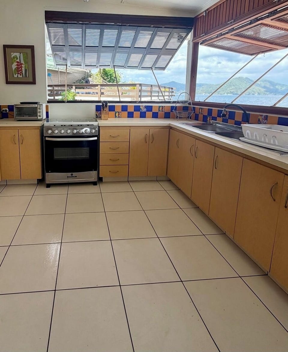 Full Kitchen