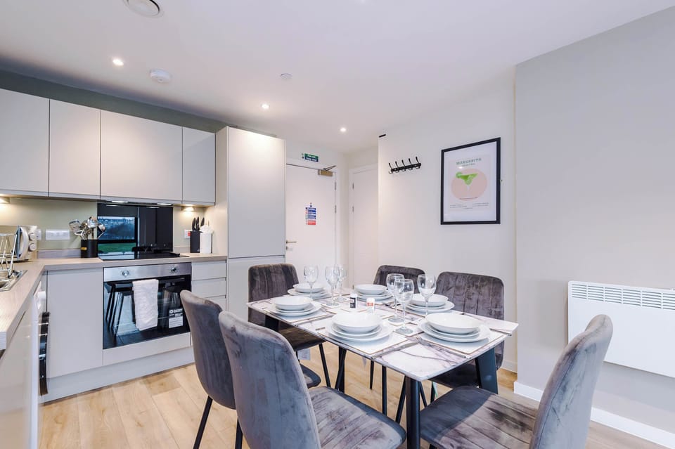Kitchen / dining