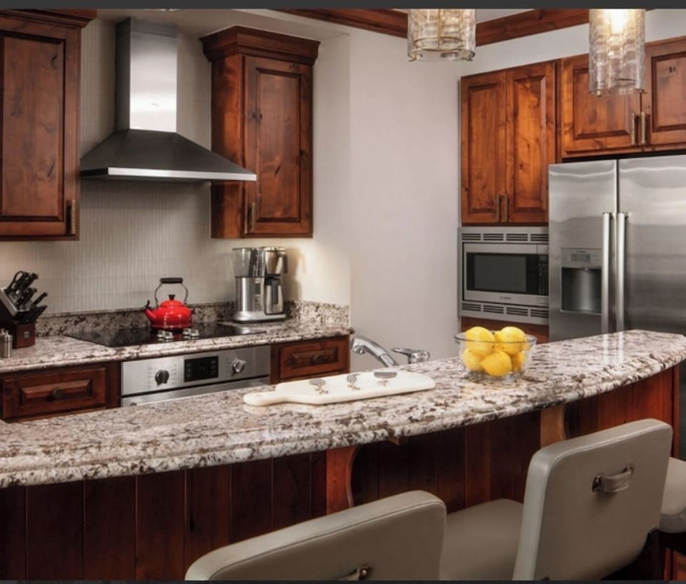 The Ritz-Carlton Club, Vail, Resort Kitchen