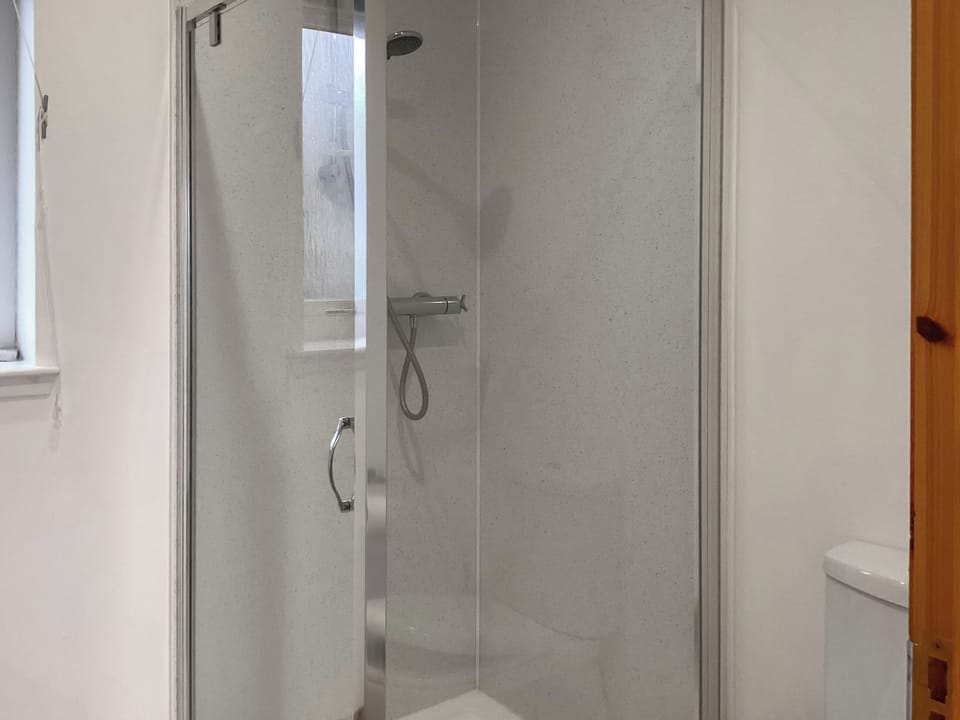 Bathroom | Shedfield Cottage, Drumnadrochit