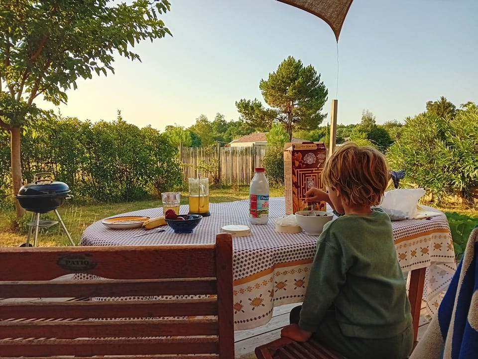 Outdoor dining