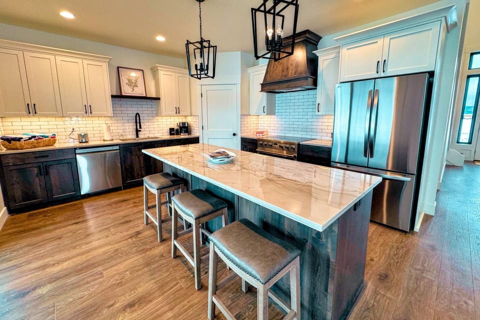From the stainless steel appliances to the wide array of cookware, this kitchen has everything you'll need to whip up meals for the whole group.