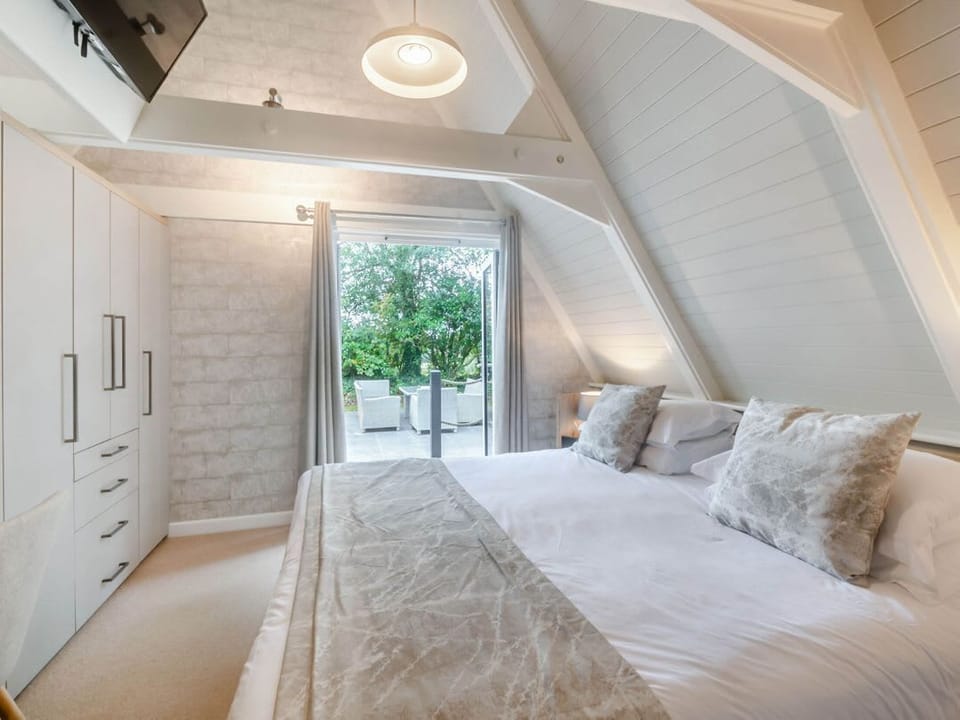 Glass Lodge