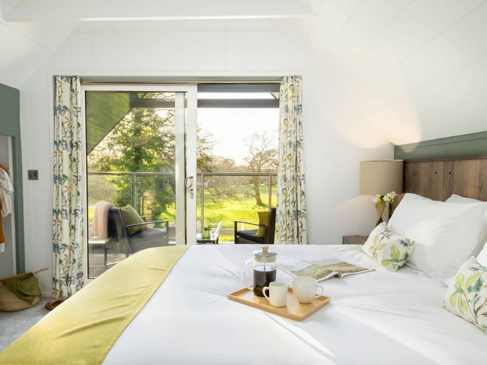 Lowarth Lodge Spa Pet