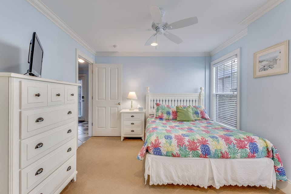 Guest Bedroom 3: Queen - Guest Bedroom 3: Queen, 1st Floor