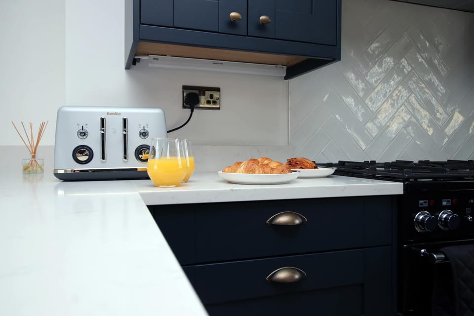 Clean, well equipped kitchen ideal for short breaks or longer stays