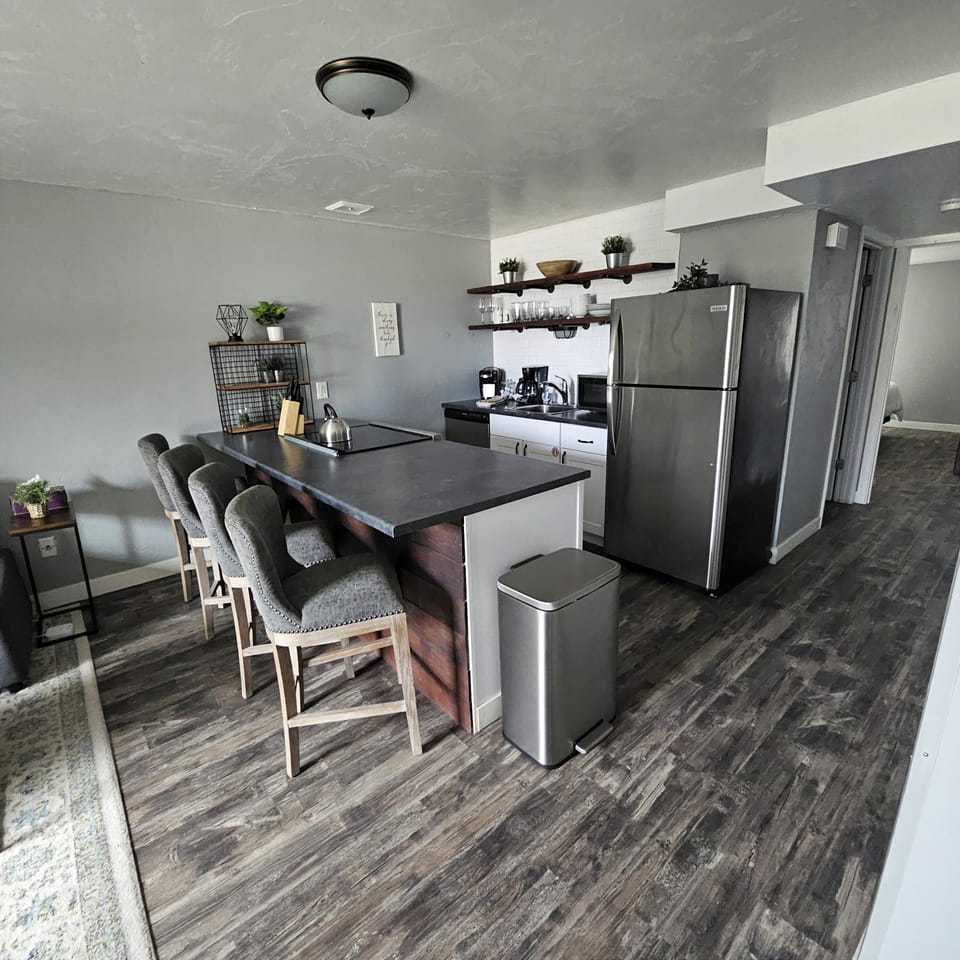 Spacious Bar Seating for 4