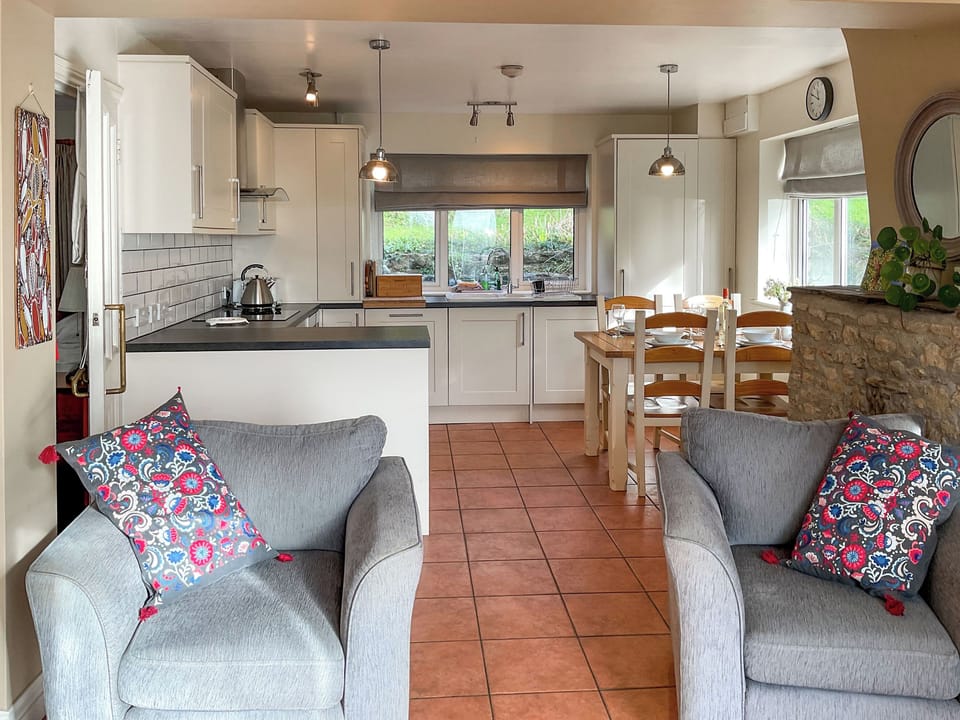 Open plan living space | Mimosa - Wayside Cottages, Bridport