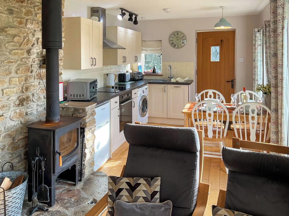 Kitchen/diner | Whispering Pines - Wayside Cottages, Bridport