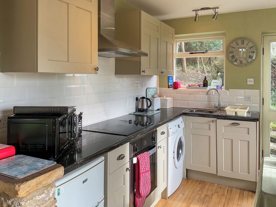 Kitchen | Fossil And The Cross - Wayside Cottages, Bridport