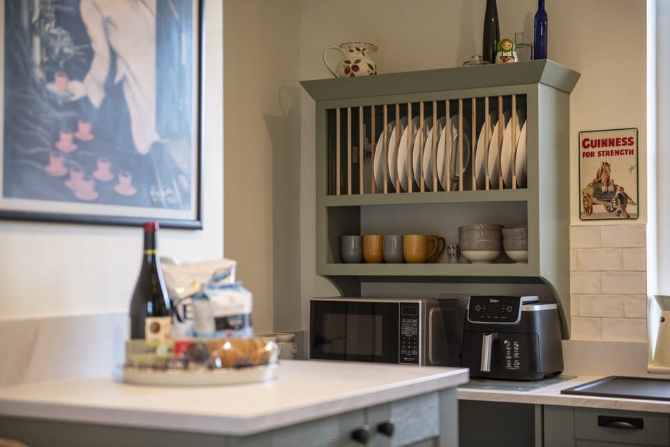 Ground floor: Well-equipped kitchen