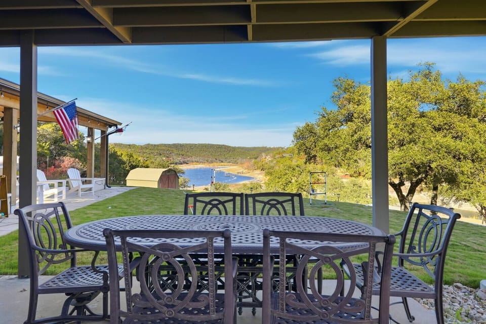 Outdoor dining area—ideal for meals with a view.