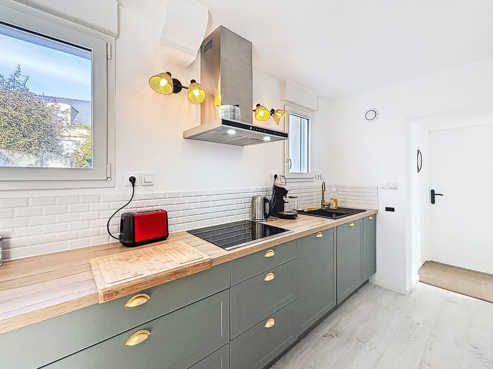 Kitchen / Dining Room