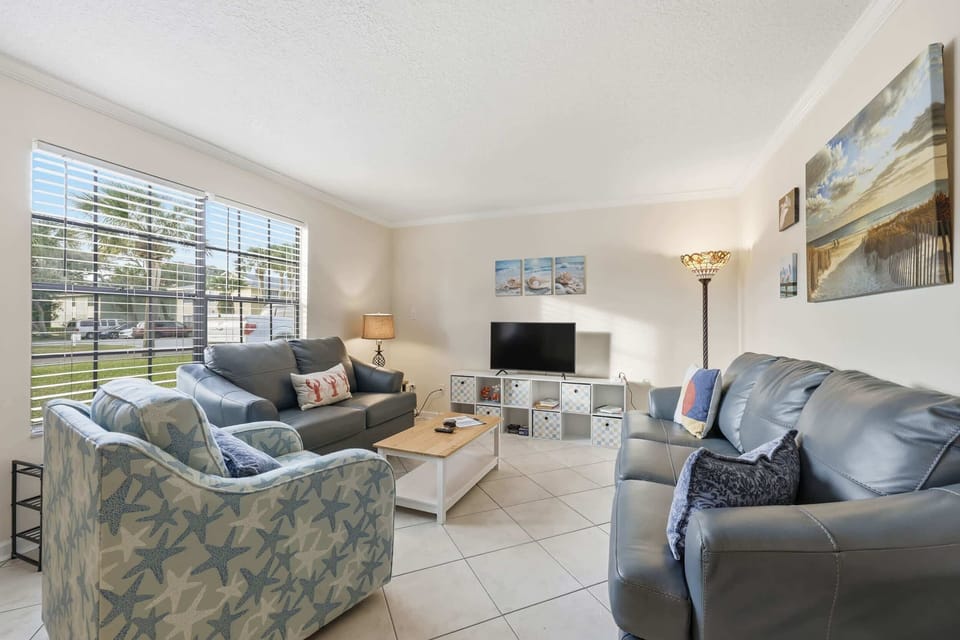 Curl up in the inviting living room & stream your favorites on the smart TV​