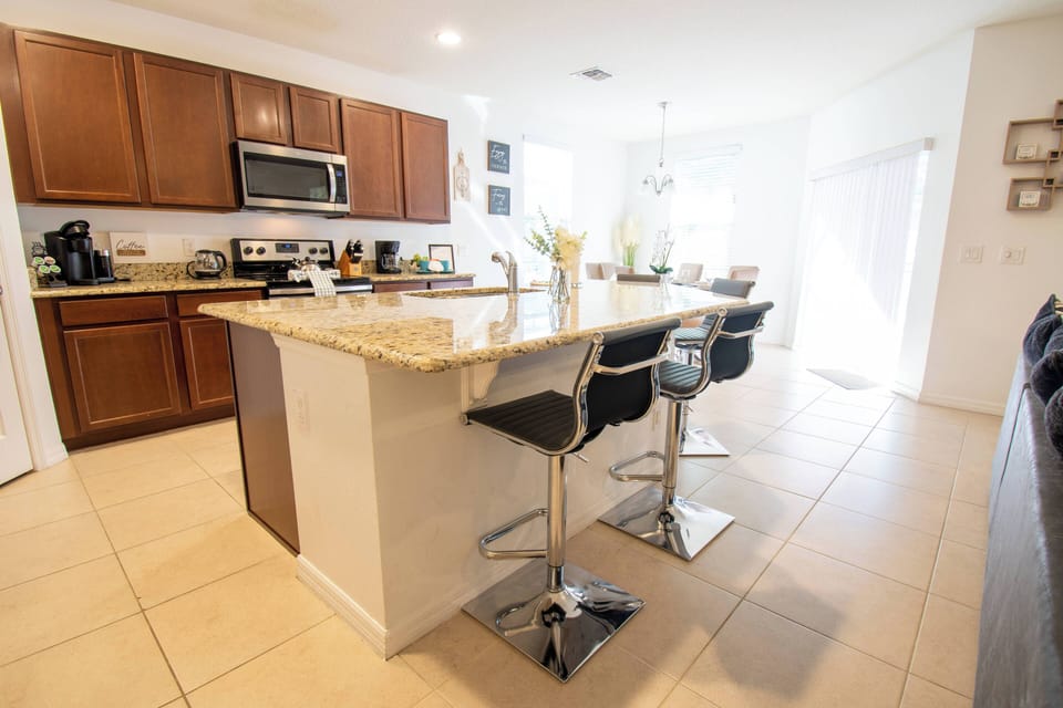 Kitchen bar