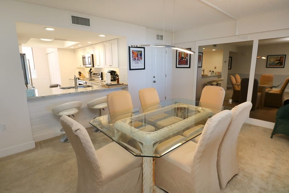 St. Augustine Beach Rentals Dining Room