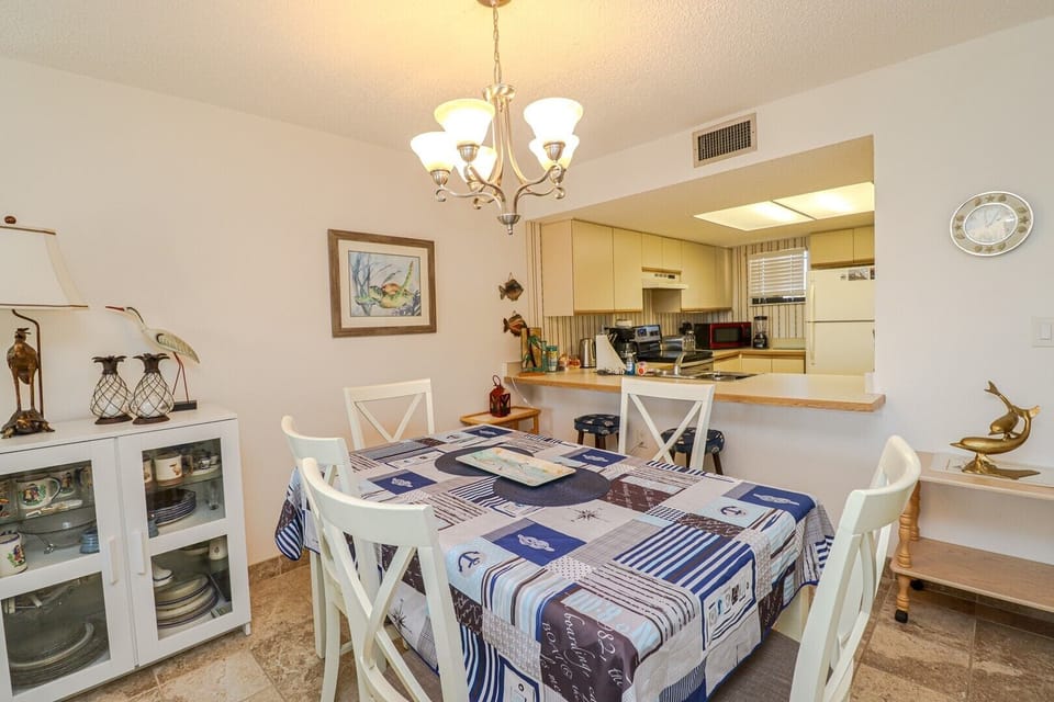 St. Augustine Beach Rentals Dining Room