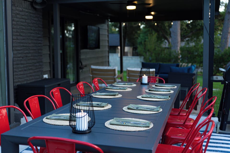 Outdoor dining