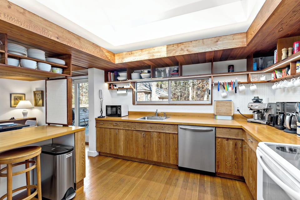 Fully equipped kitchen for easy Cape Cod meals