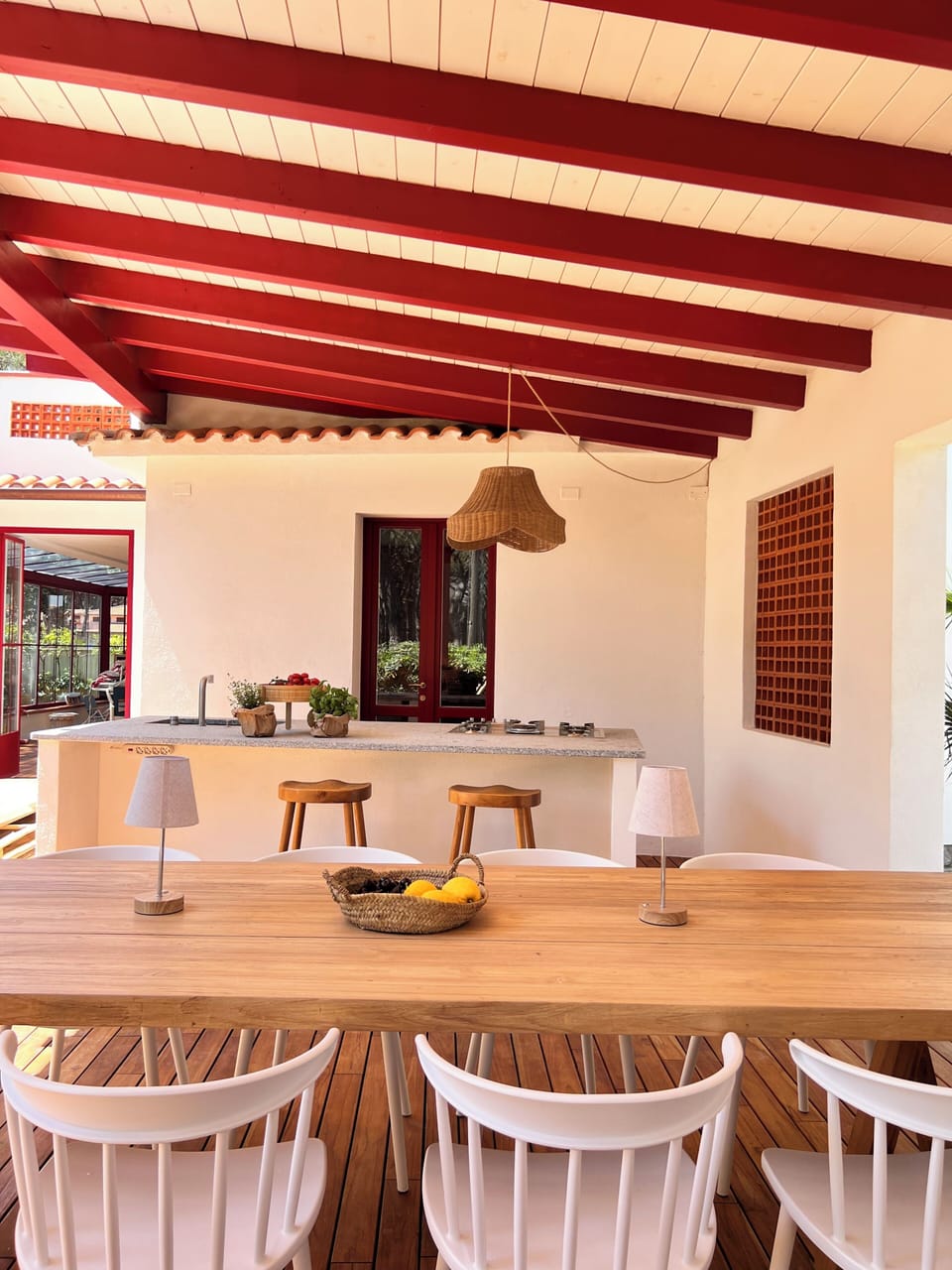 Outdoor dining